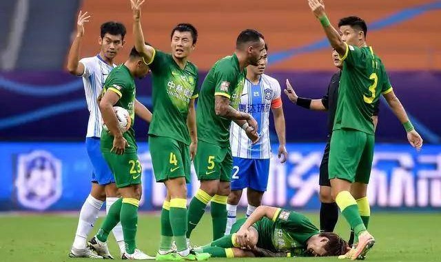 bsports官网- 水晶宫队长加拉格尔伤退，赛季报销引担忧  